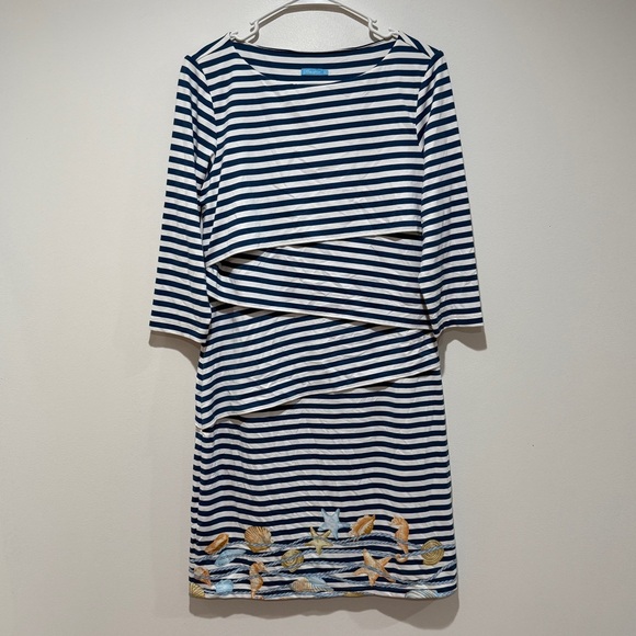 J McLaughlin Catalina Nicola Tiered Dress Medium M Striped Nautical Seashells - Picture 1 of 7